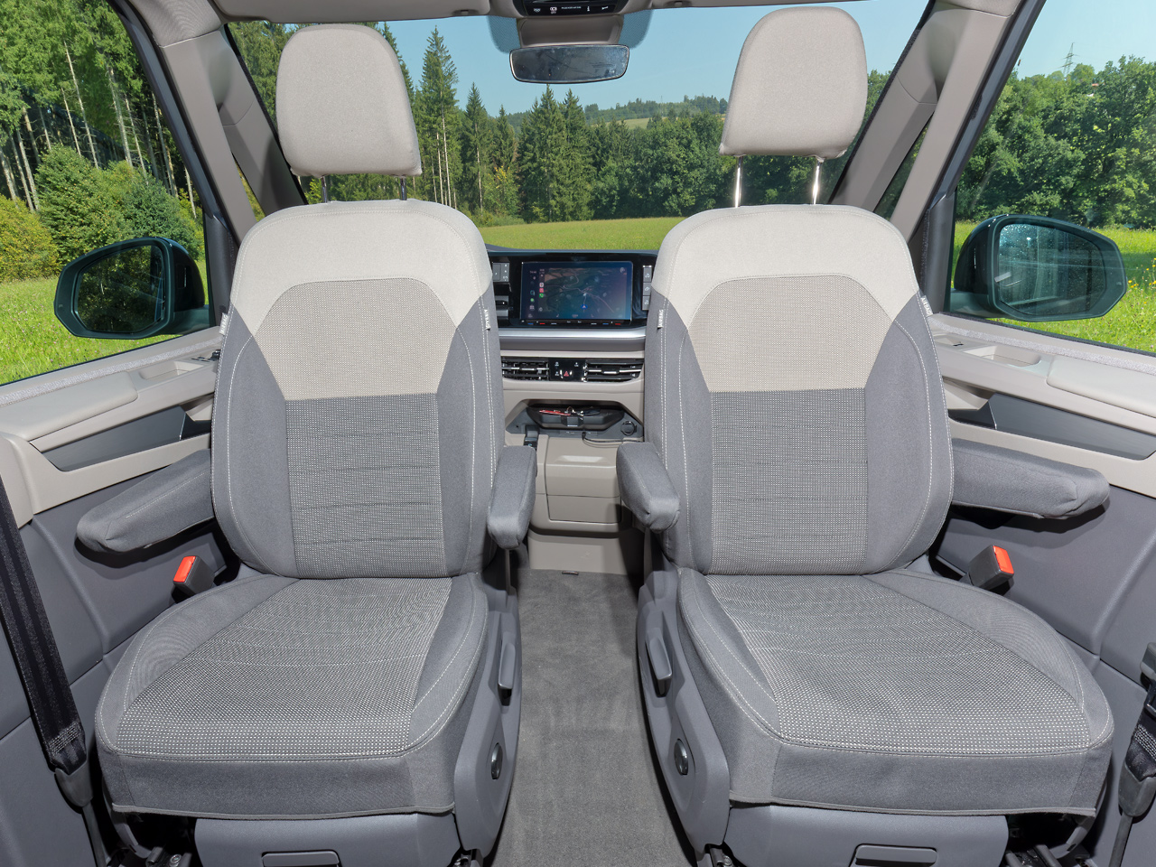 Second Skin ® für zwei Fahrerhaussitze (nur für Drehsitze) in den VW T7 California, Design "Ribella Sandwick / Raven", VW T7 California