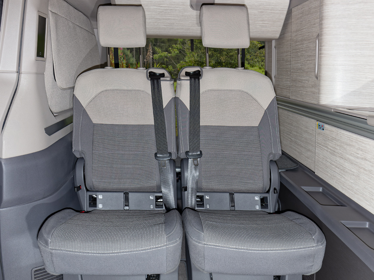 Second Skin ® Schonbezug Schlafsitz links im VW T7 California Ocean/Coast, Beach Tour/Camper, Design "Ribella Sandwick / Raven"