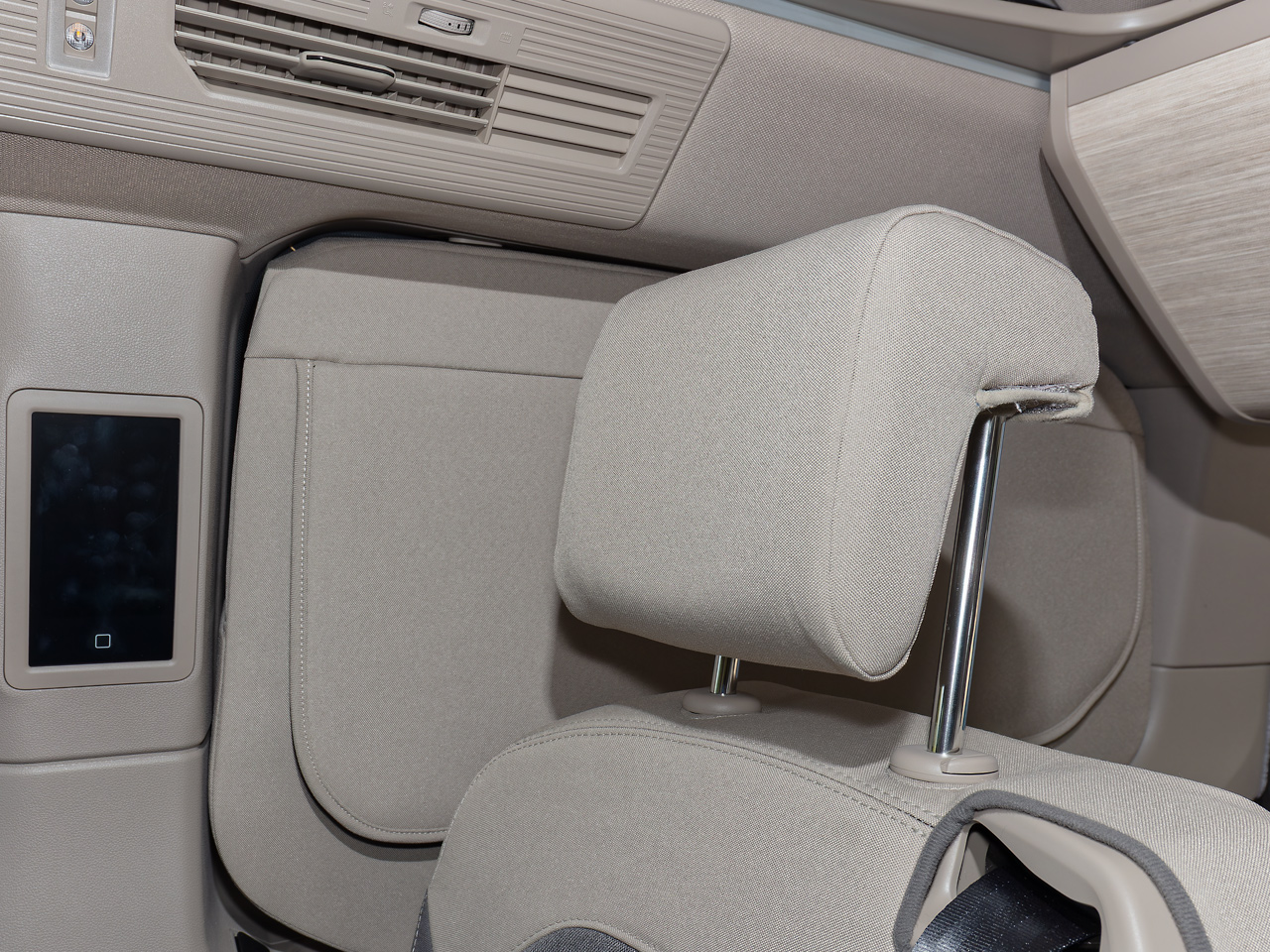 Second Skin ® Schonbezug für Kopfstütze verstellbar der Fahrerhaussitze VW T7 California, 2er-Set, Design "Sandwick".