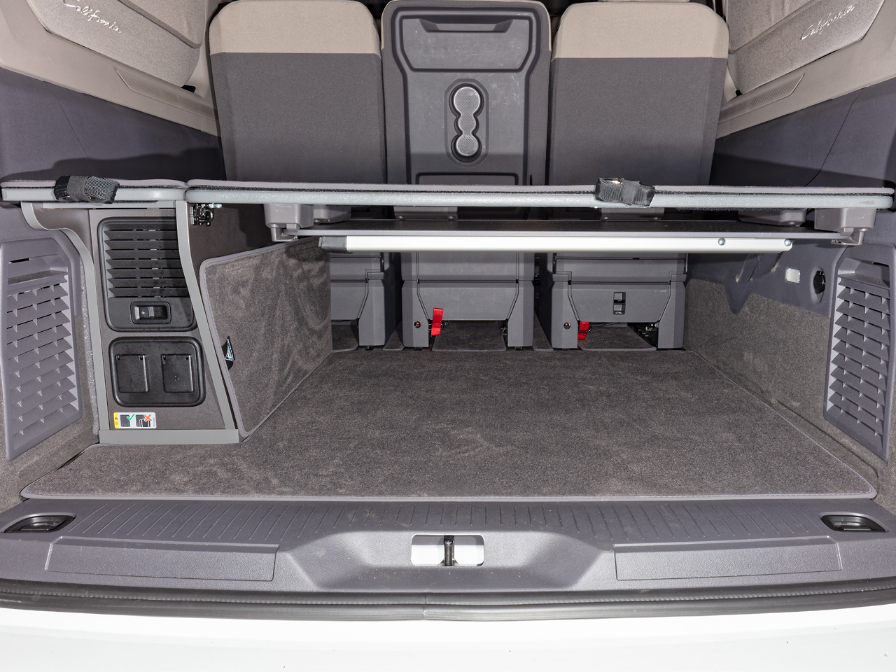 BRANDRUP® Veloursteppich für den Heckladeraum VW T7 California Beach Tour