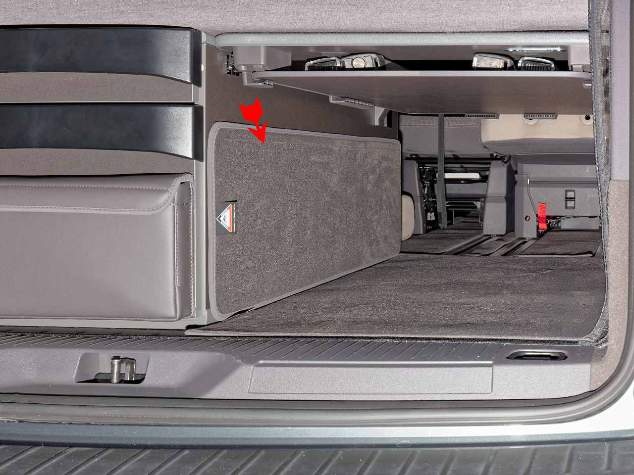 BRANDRUP® Schutzmatte für die Heckküche im Heckladeraum VW T7 California Beach Camper / Caddy 5 California