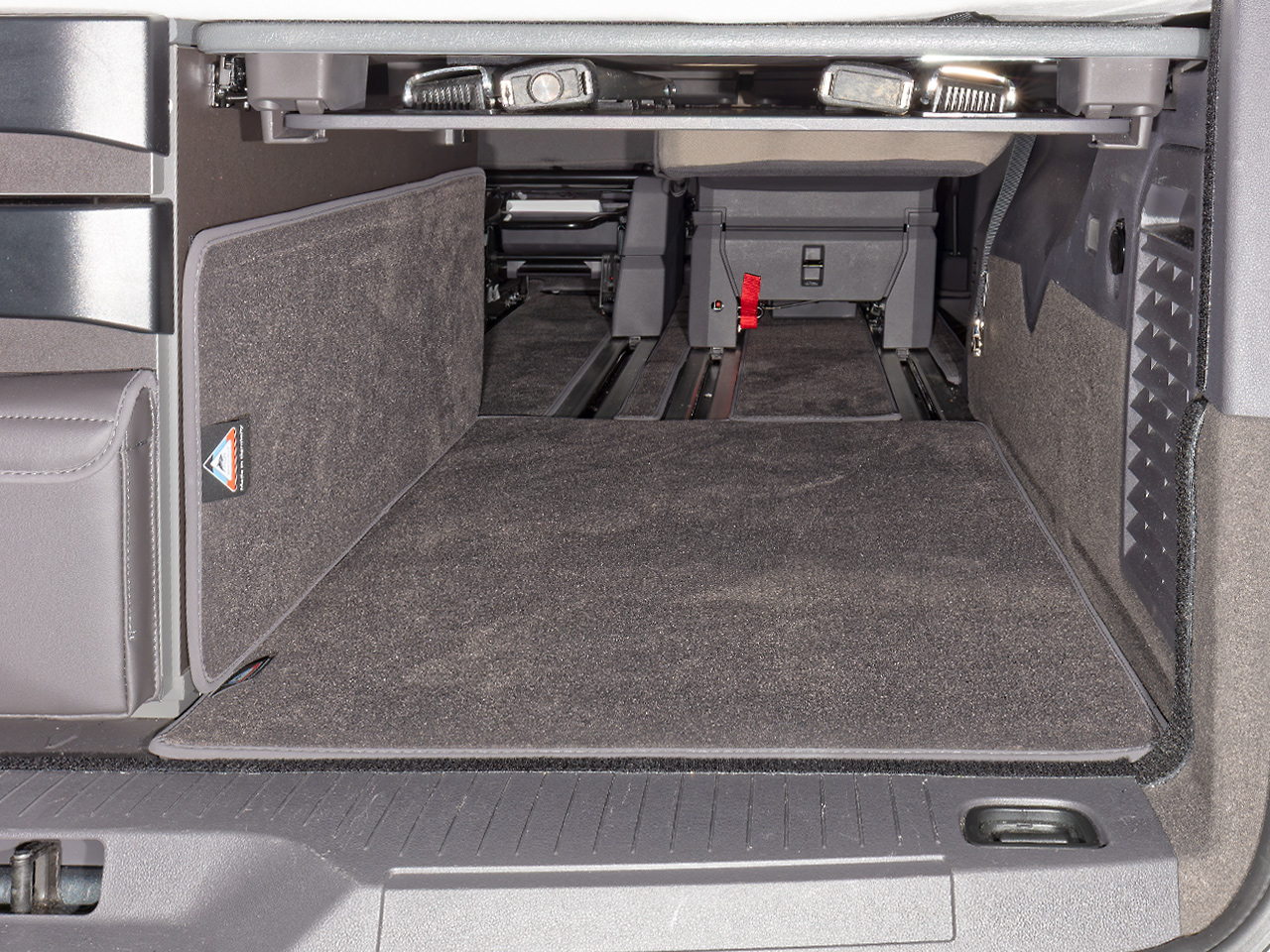 BRANDRUP® Veloursteppich für den Heckladeraum VW T7 California Beach Camper