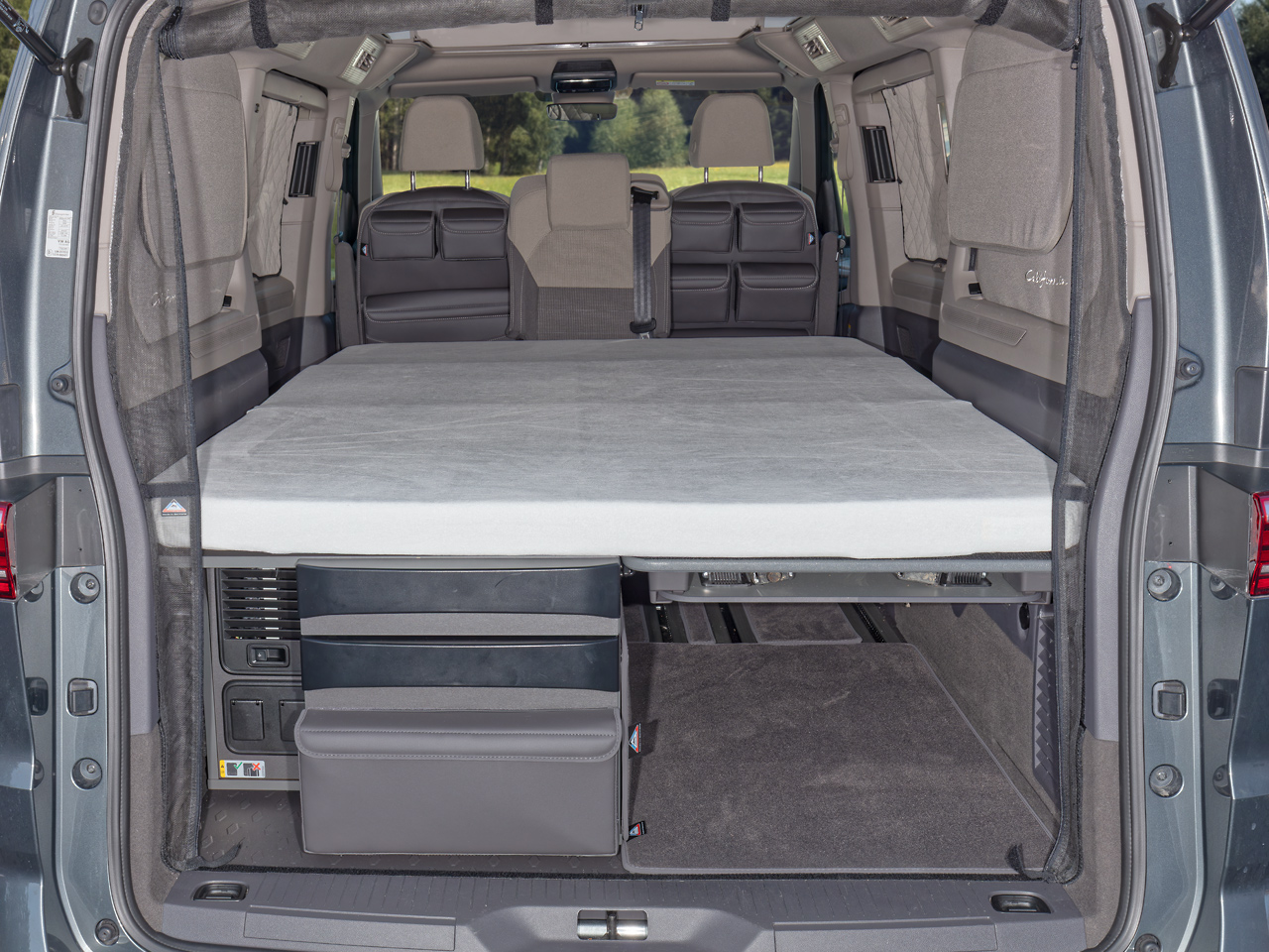 BRANDRUP® iXTEND ® Spannbettlaken für original Schlafauflage (Faltbett), VW T7 Beach Camper/Tour, Nicki-Plüsch